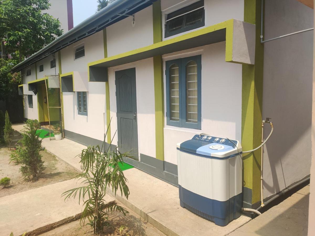 Stargaze Backpackers Hostel กูวาฮาติ ภายนอก รูปภาพ
