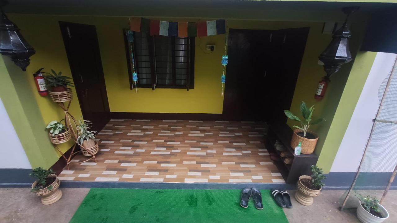 Stargaze Backpackers Hostel กูวาฮาติ ภายนอก รูปภาพ