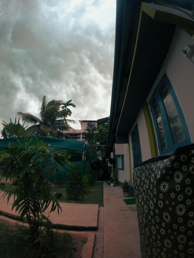 Stargaze Backpackers Hostel กูวาฮาติ ภายนอก รูปภาพ