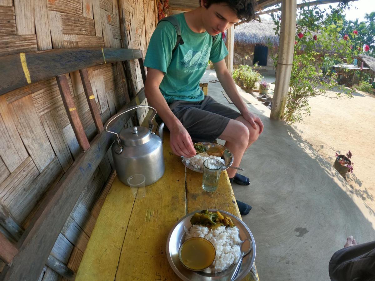 Stargaze Backpackers Hostel กูวาฮาติ ภายนอก รูปภาพ
