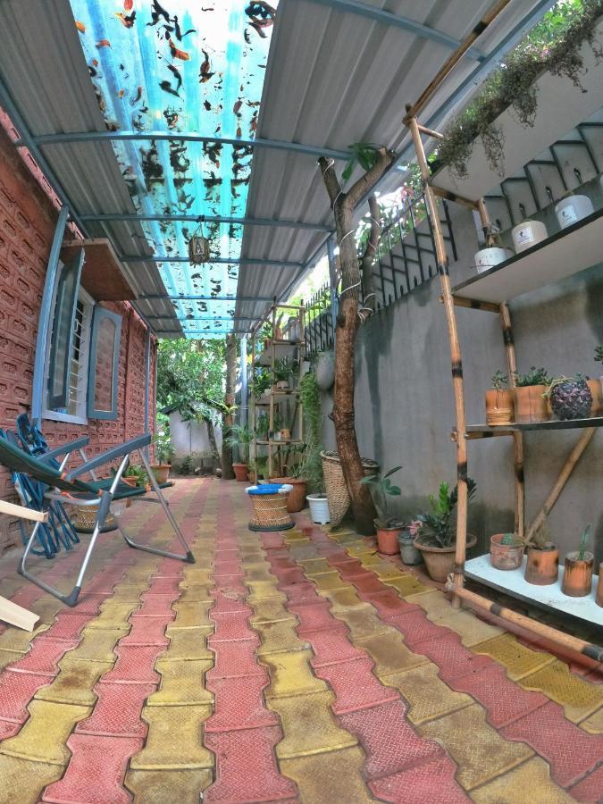 Stargaze Backpackers Hostel กูวาฮาติ ภายนอก รูปภาพ