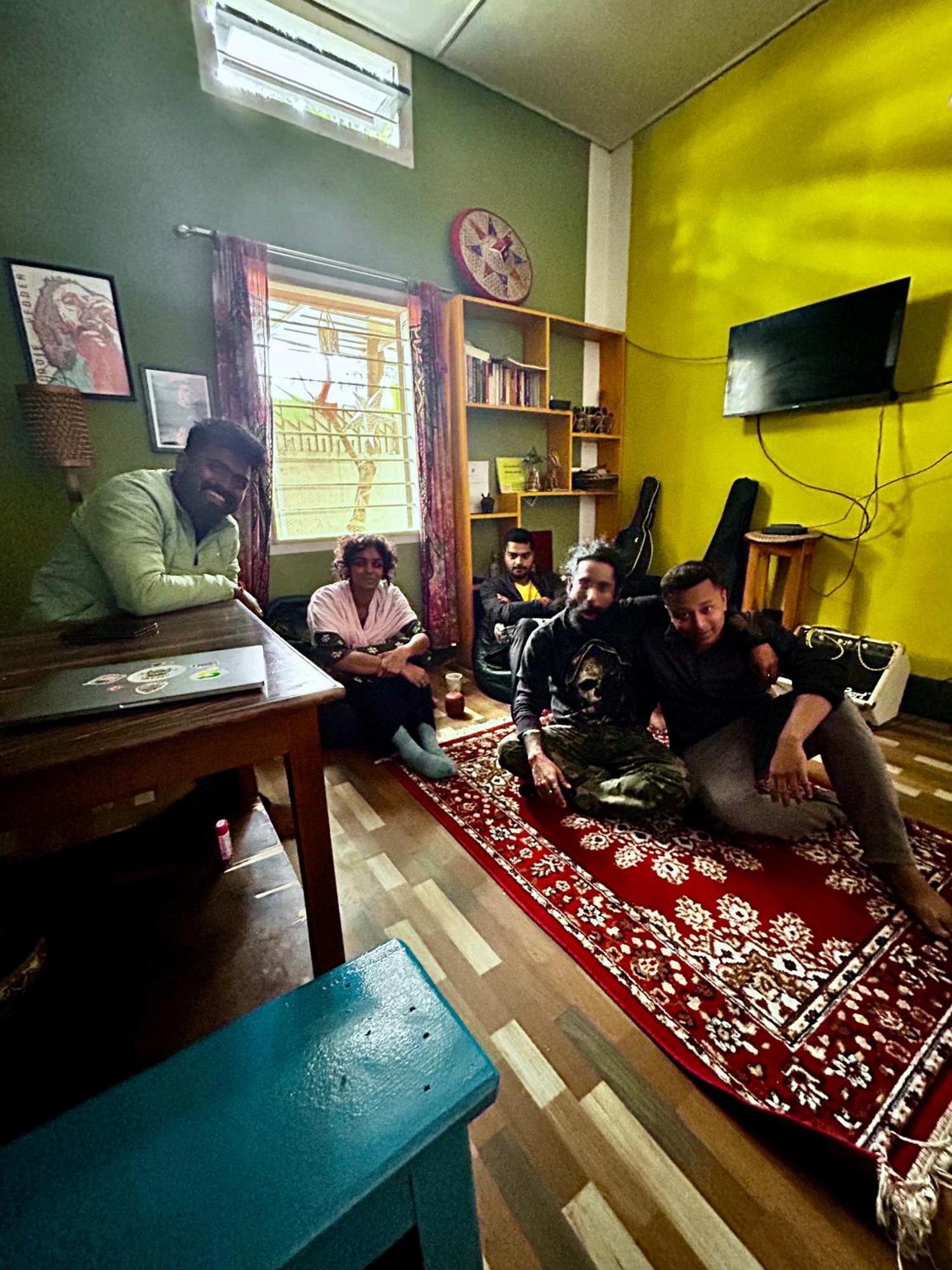 Stargaze Backpackers Hostel กูวาฮาติ ภายนอก รูปภาพ