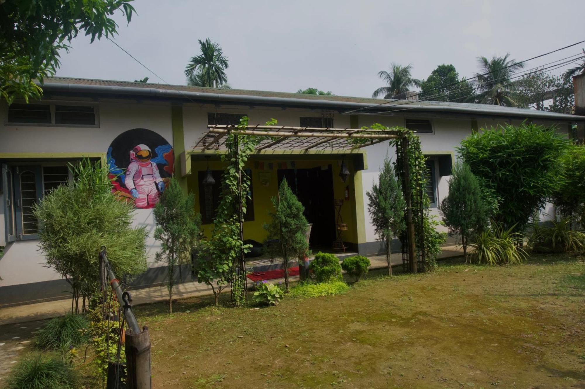 Stargaze Backpackers Hostel กูวาฮาติ ภายนอก รูปภาพ